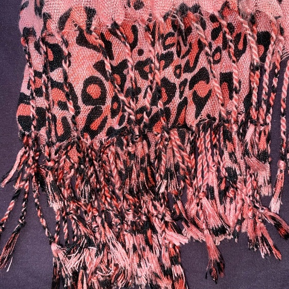 Pink Leopard Print Scarf - Picture 5 of 6